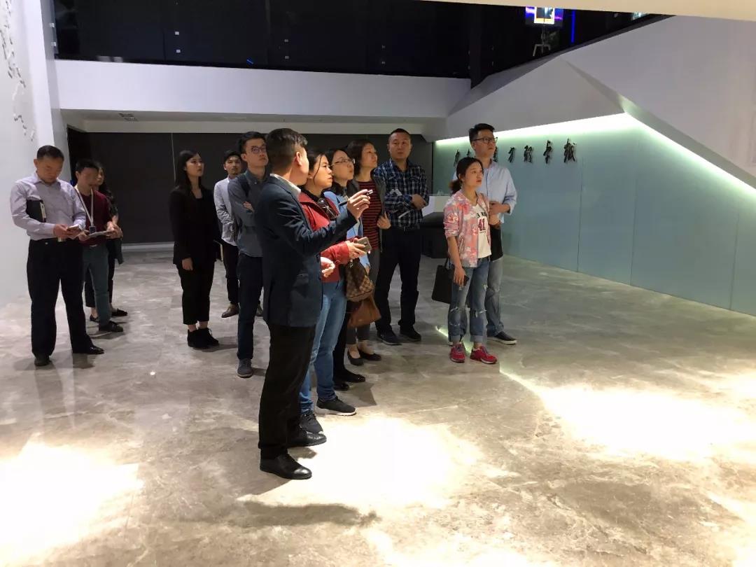 成都市委宣传部考察团一行调研博鱼网页版视觉文创产业园区