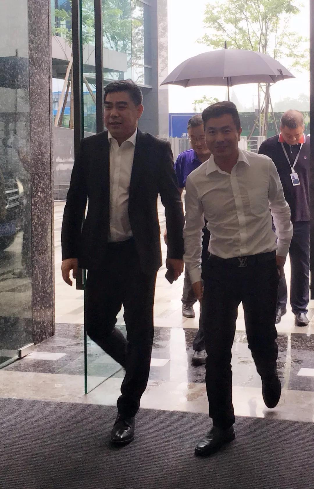 国家文物局博物馆与社会文物司司长罗静一行莅临博鱼网页版参观考察
