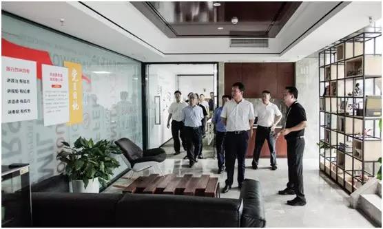 成都市委常委刘守成率团考察博鱼网页版并指导工作