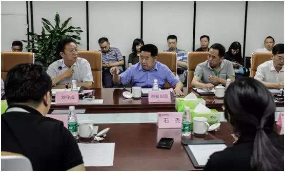 成都市委常委刘守成率团考察博鱼网页版并指导工作
