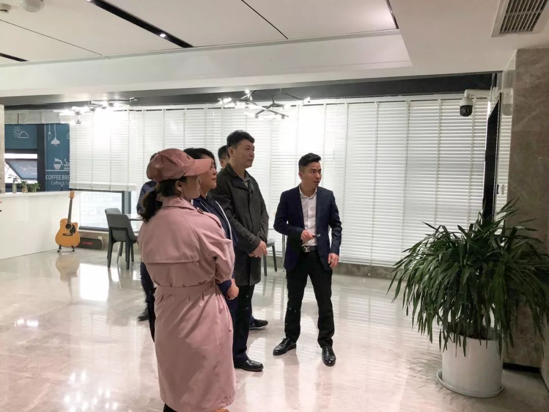 民盟乌鲁木齐市委主委、新市区区长杨春一行走访调研博鱼网页版集团