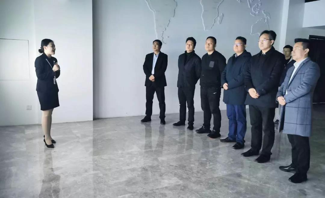 陕西省委宣传部副部长李彬一行莅临博鱼网页版集团参观考察