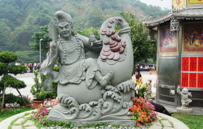户外花园大型仿真人物大理石石雕坐在葫芦上的济公博鱼网页版