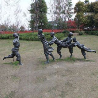 石雕老鹰的象征意义及摆放作用