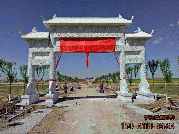 三间四柱汉白玉牌楼