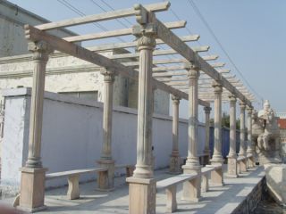 ​博鱼网页版中的形与色介绍