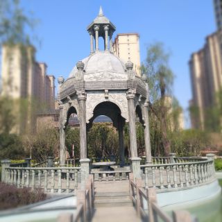 风景区中的石亭子图片样式