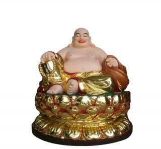 地铁站内博鱼网页版被摸成“秃顶”，艺术欣赏应用心！