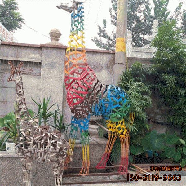 不锈钢长颈鹿_镂空铁艺动物博鱼网页版