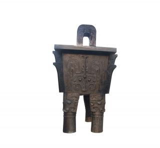 颐和园内的清代铜鼎炉