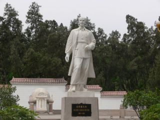 白求恩在人们心中占有十分重要的位置