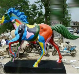 不同场合的玻璃钢马有哪些寓意