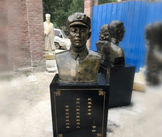 校园名人铜雕的积极作用