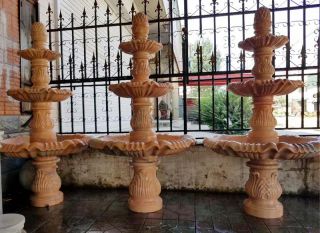 园林石雕喷泉给我们增添生活中的乐趣