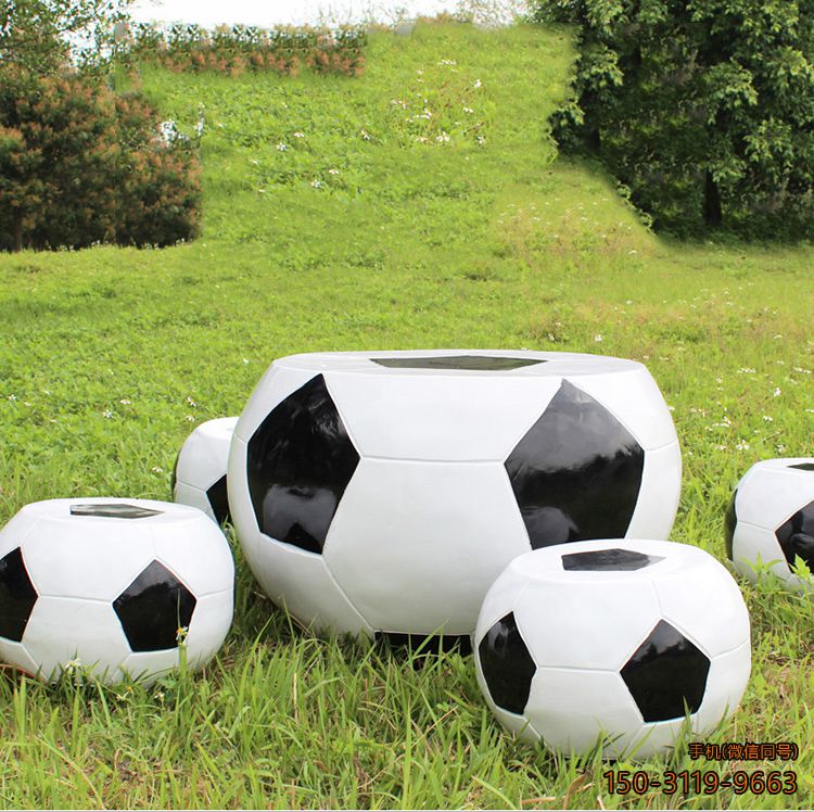 足球纹理桌凳_幼儿园卡通桌凳