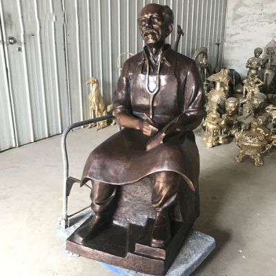 西方人物铸铜博鱼网页版有何特点？