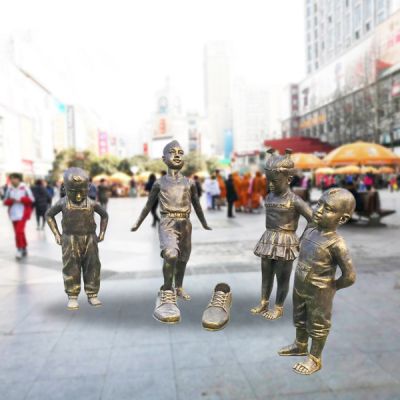 景观中的铜雕具有装饰美化环境的作用