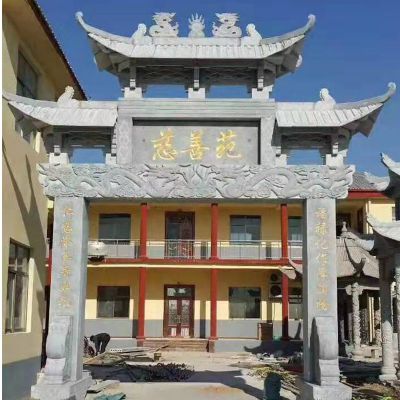 进村牌坊农村入村大门石牌坊的乡村意境