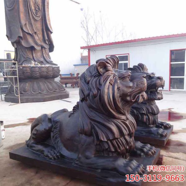 趴着的狮子铜雕
