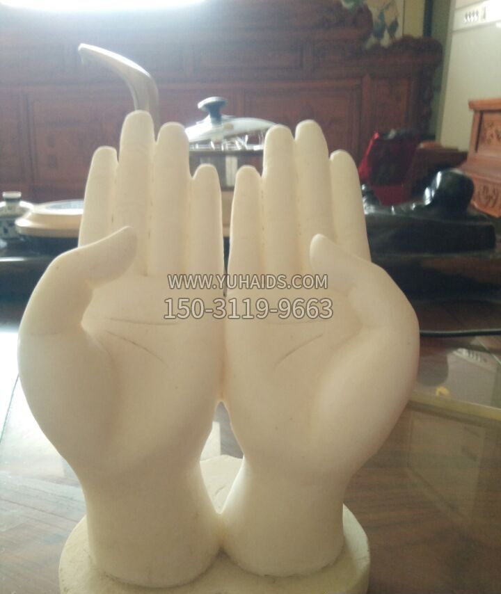 摆手势公园景观石雕博鱼网页版