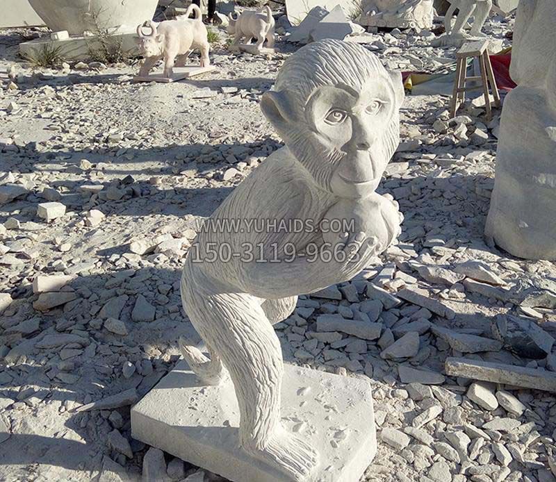 抱桃的猴子动物石雕博鱼网页版