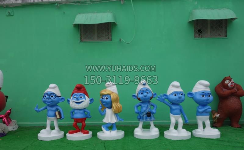 游乐场玻璃钢卡通蓝精灵博鱼网页版