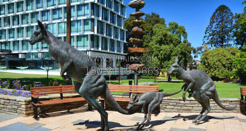 小区青铜袋鼠动物铜雕博鱼网页版