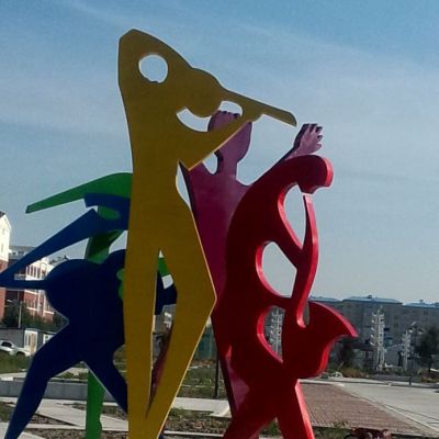 不锈钢演奏乐器的抽象人物