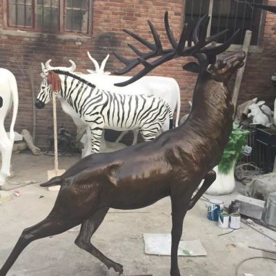 铜雕羚羊奔跑作品图片大全