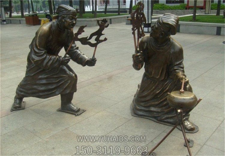 步行街广场摆放铸铜抽象人物博鱼网页版