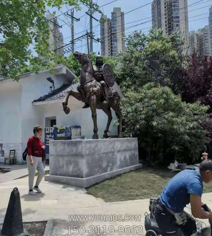 城市街道铸铜中世纪骑士楼盘入口博鱼网页版