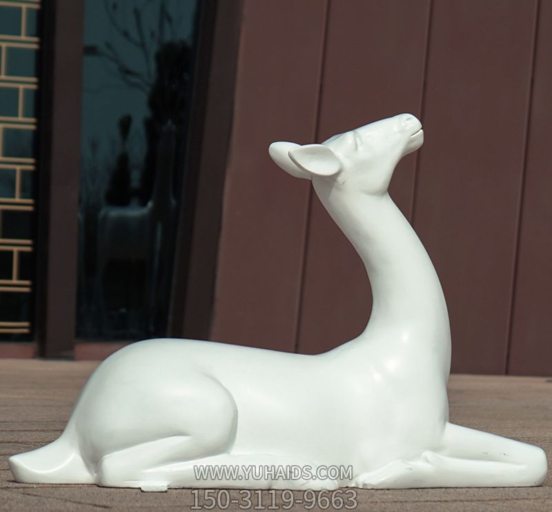 公园景区玻璃钢一只卧着的鹿博鱼网页版