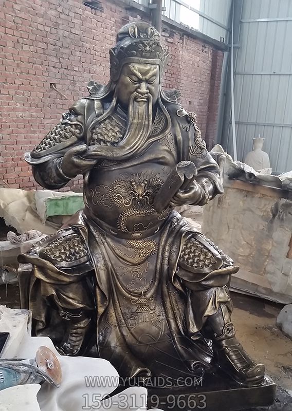 户外广场大型看书的铜雕关公博鱼网页版