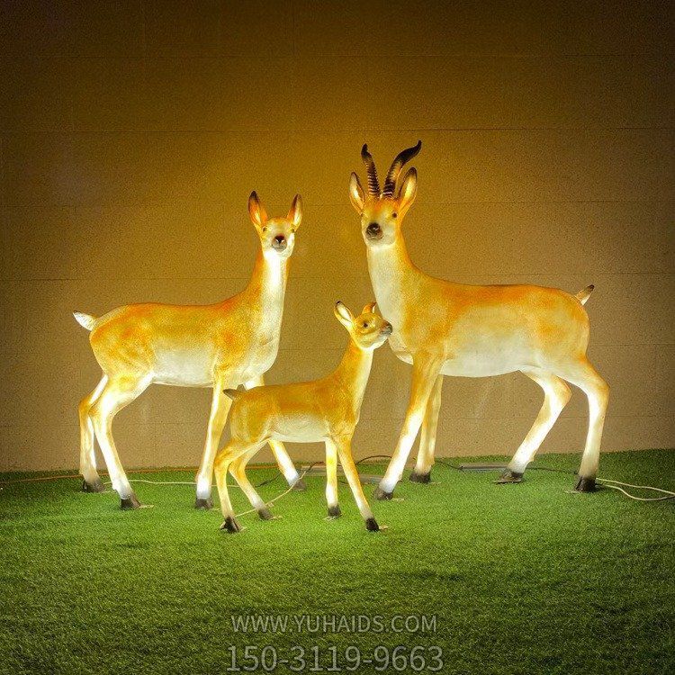 玻璃钢仿真夜晚发光照明动物博鱼网页版