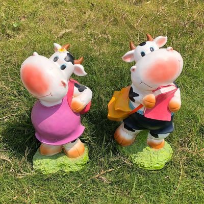 幼儿园两只卡通背书包的玻璃钢牛博鱼网页版