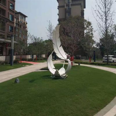 小区草坪装饰创意不锈钢羽毛景观博鱼网页版