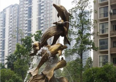 小区门口飞跃多只黄铜海豚博鱼网页版