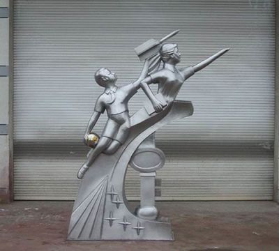 学校摆放的拿着飞机的不锈钢需要天天向上博鱼网页版