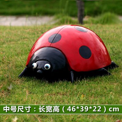 公园里摆放的红色大眼睛的玻璃钢卡通瓢虫博鱼网页版