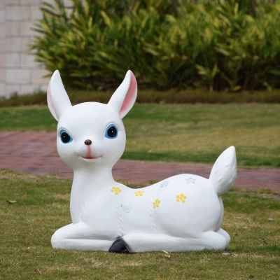 户外园林玻璃钢白色卧着的梅花鹿博鱼网页版