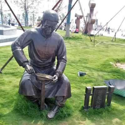 户外园林玻璃钢仿铜修鞋匠人物景观