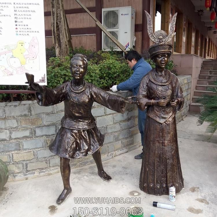 旅游景点摆放玻璃钢仿铜少数民族人物博鱼网页版