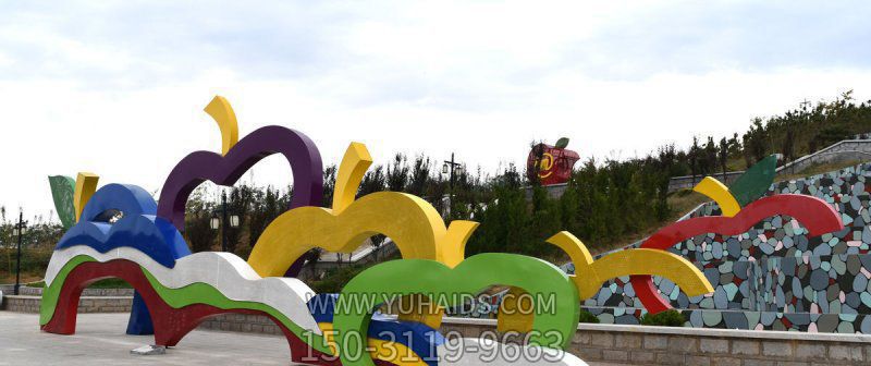 广场不锈钢抽象彩色苹果博鱼网页版