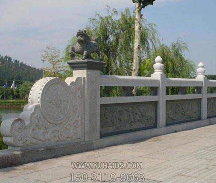 公园桥边镂空浮雕栏杆博鱼网页版