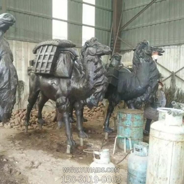 广场大型玻璃钢仿铜动物骆驼博鱼网页版