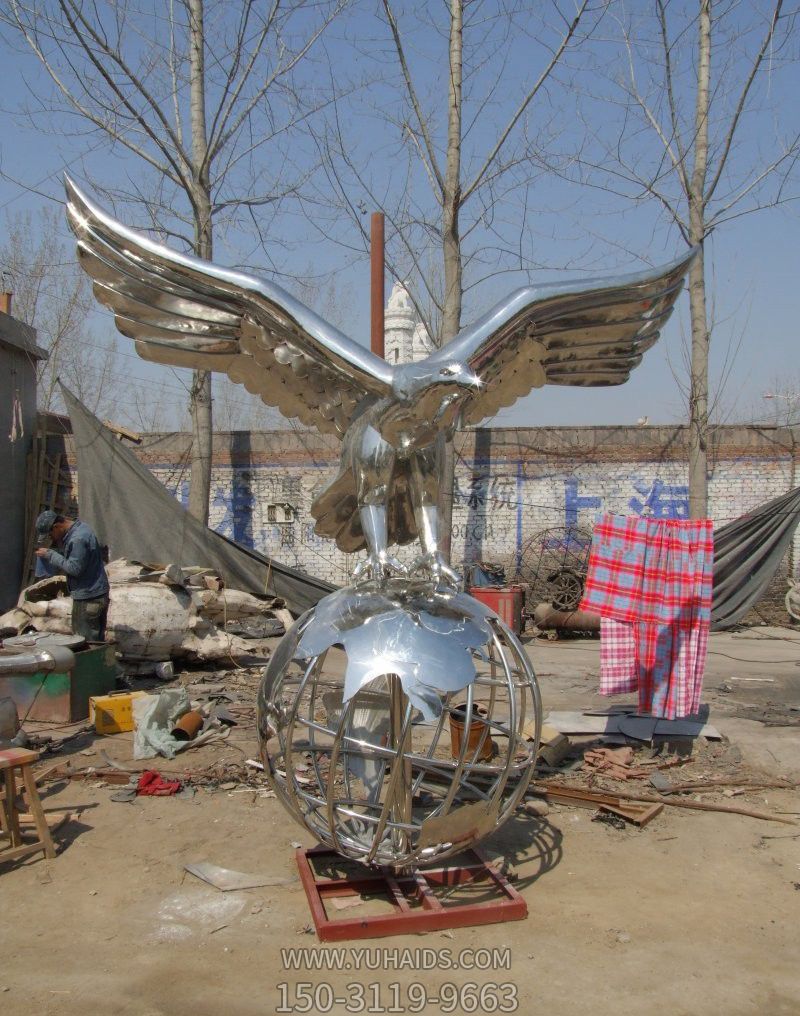 景区一只展翅不锈钢镜面老鹰博鱼网页版