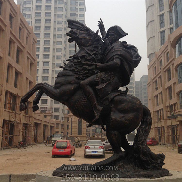 广场小区摆放玻璃钢仿铜马博鱼网页版战车景观小品