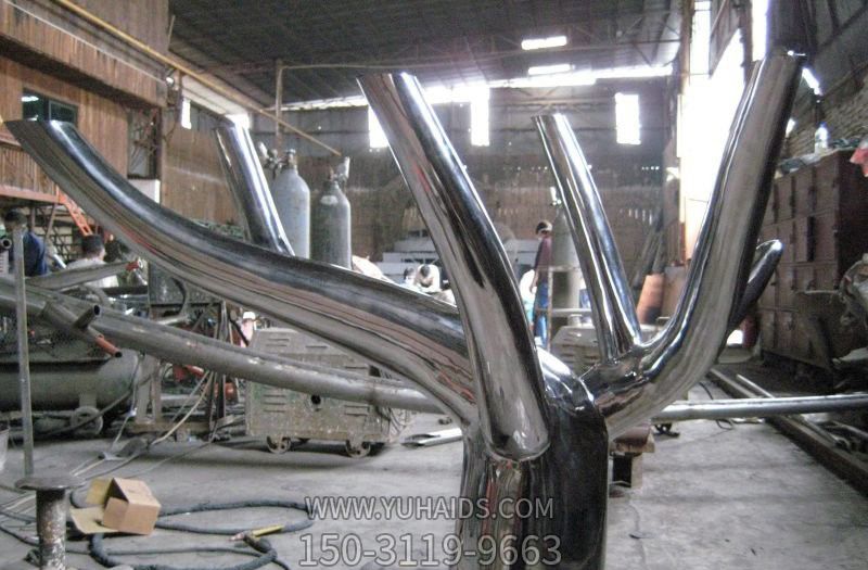 广场景观镜面不锈钢抽象树木博鱼网页版