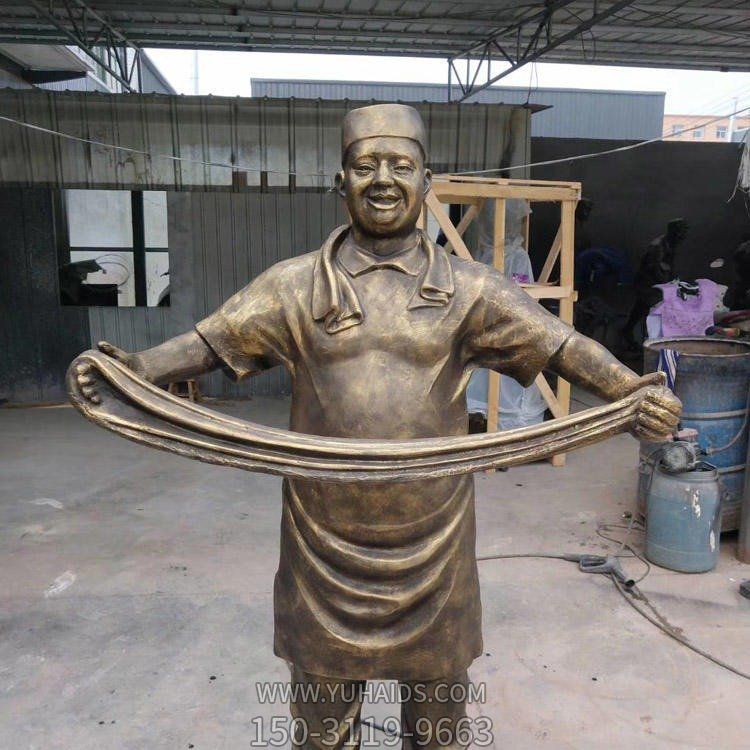 玻璃钢仿铜户外园林景观拉拉面的人物博鱼网页版