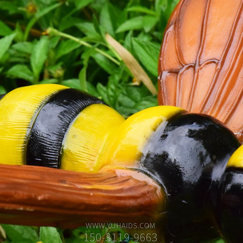 步行街商店花丛带电源玻璃钢蜜蜂博鱼网页版